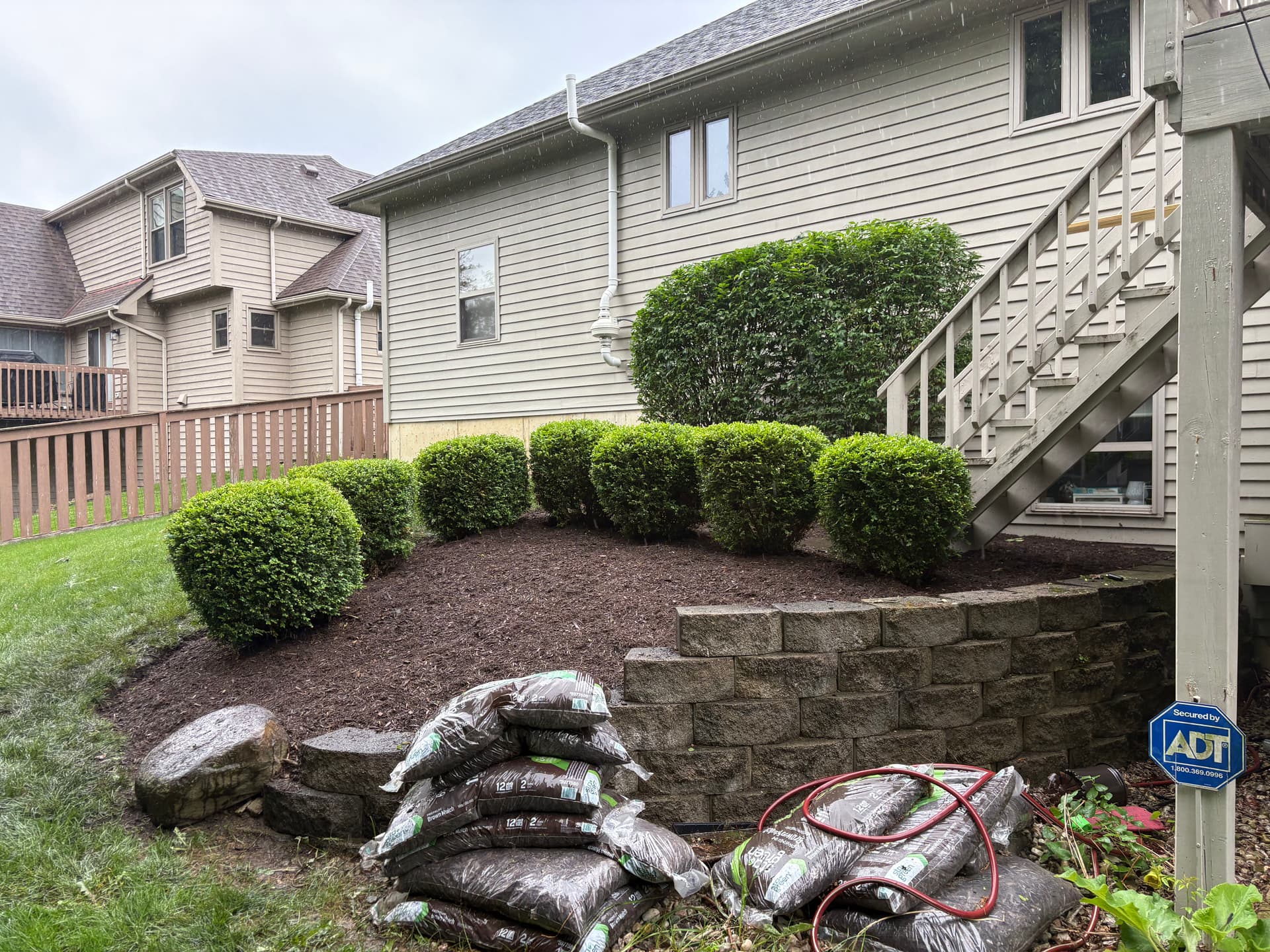 Gallery photos for Bed Cleanup, Shrub Trimming and Fresh Mulch in Bellefontaine: Image #8