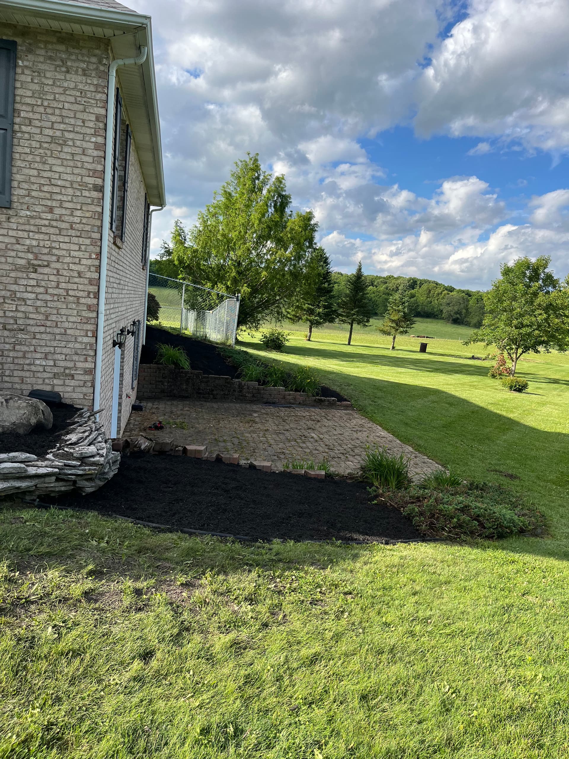 Gallery photos for Landscaping Cleanup and Mulch Refresh in West Liberty: Image #3