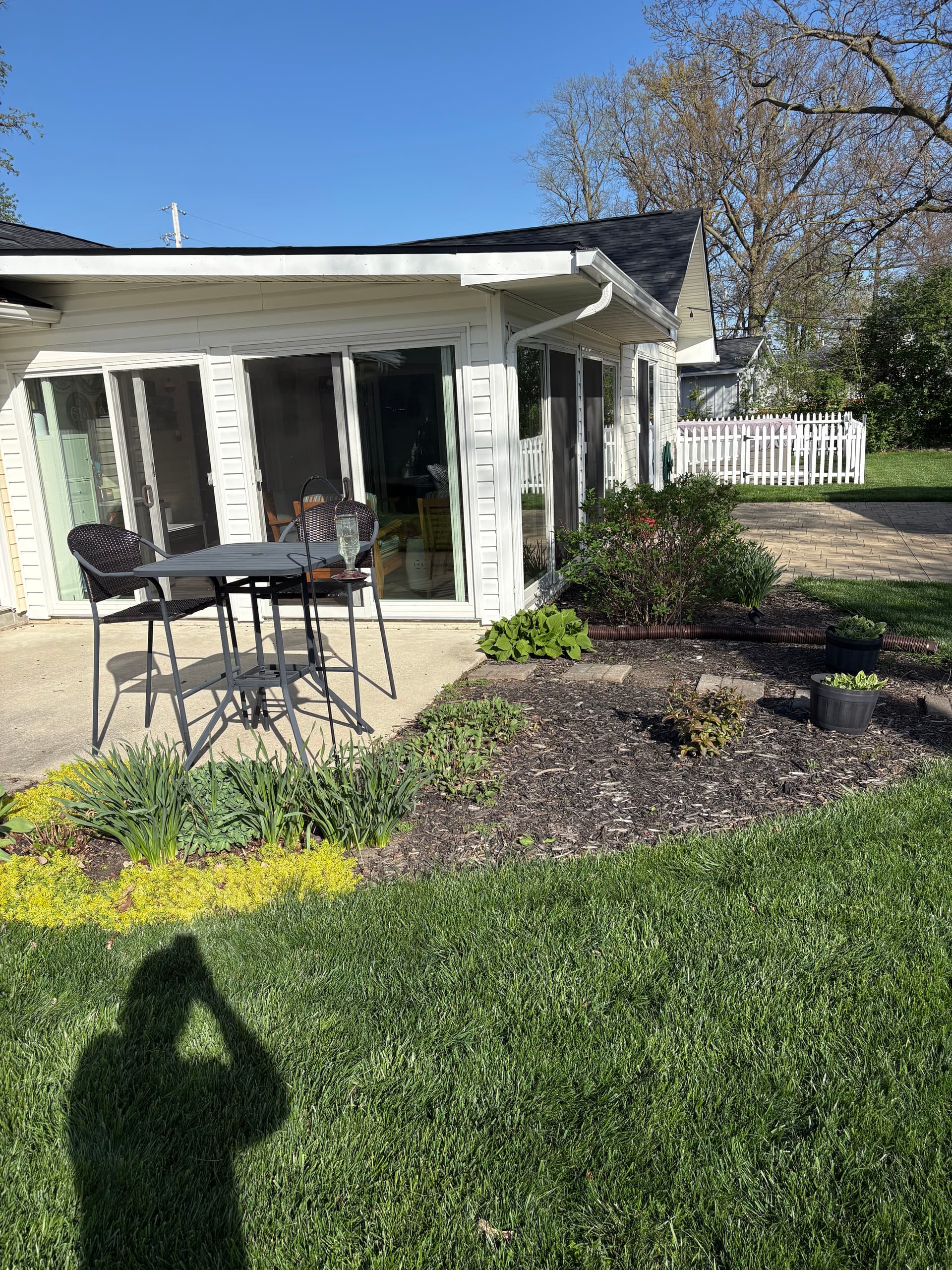 Gallery photos for Lake Property Bed Cleanup Mulch and River Rock Done Right: Image #1