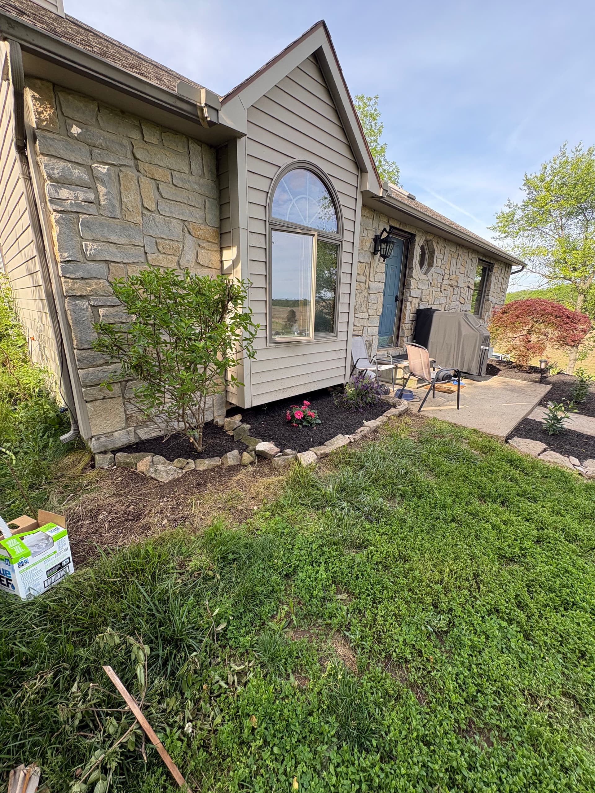 Gallery photos for Curb Appeal Cleanup on a Home Heading to Market: Image #4