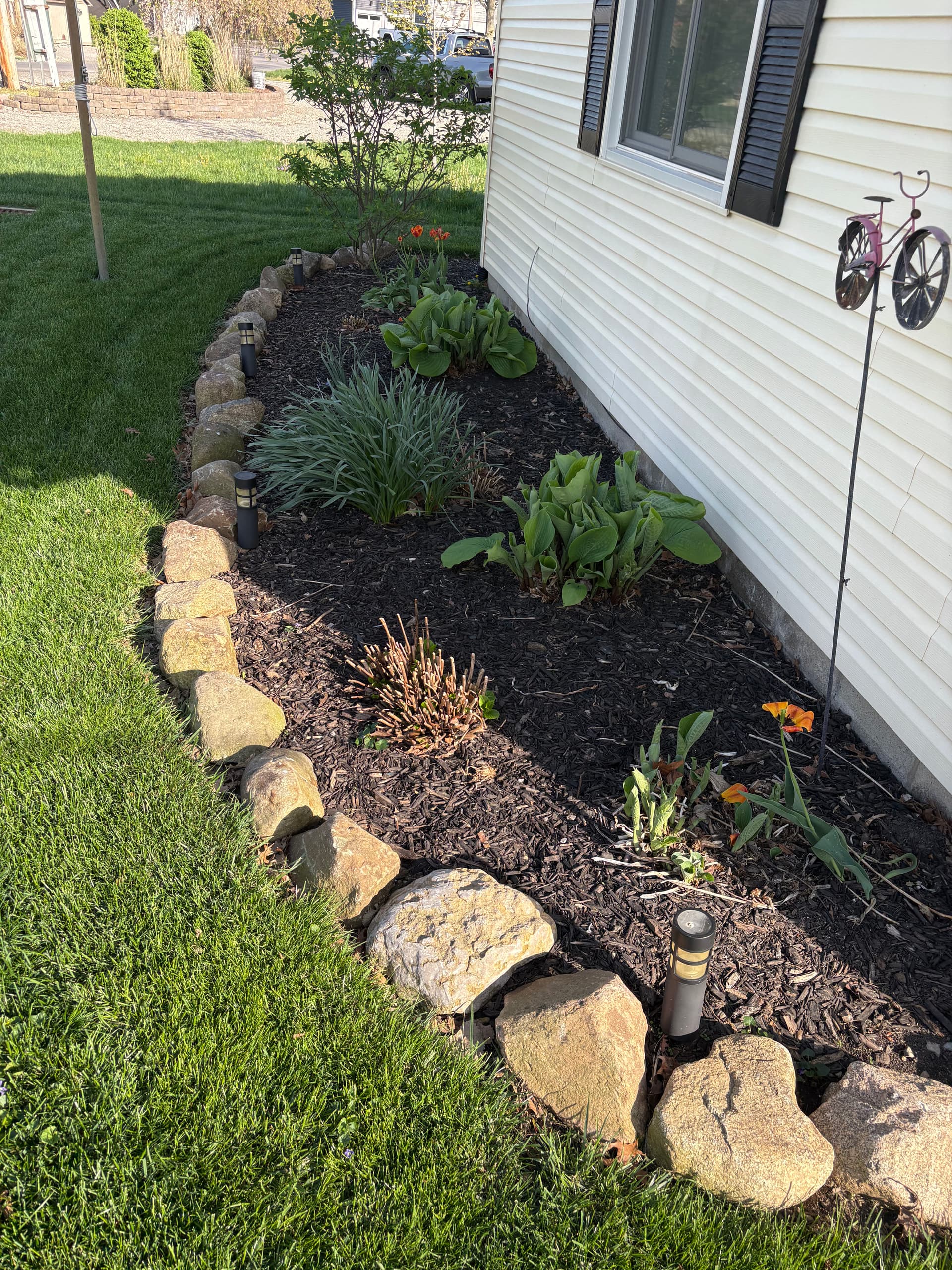 Gallery photos for Lake Property Bed Cleanup Mulch and River Rock Done Right: Image #5
