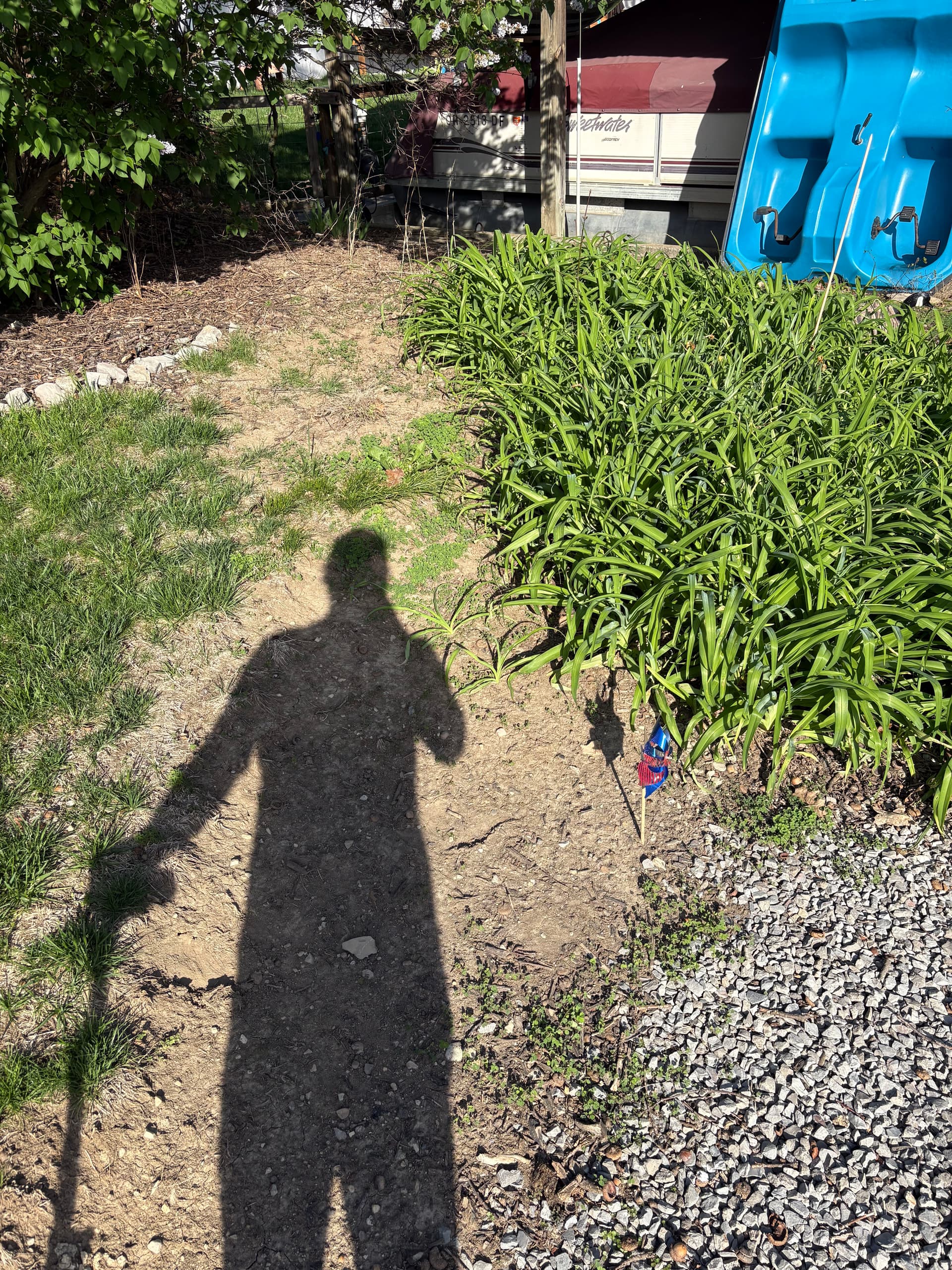 Gallery photos for Lake Property Bed Cleanup Mulch and River Rock Done Right: Image #4
